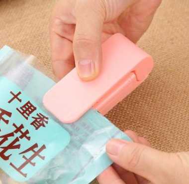 Household food clip portable mini snack plastic bag sealer